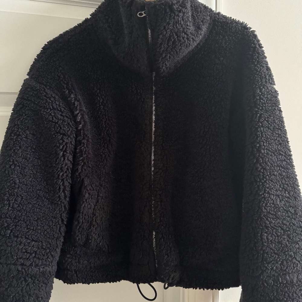 Lululemon Cinchable Fleece Zip-Up | Black | Size 4 - Picture 4 of 4